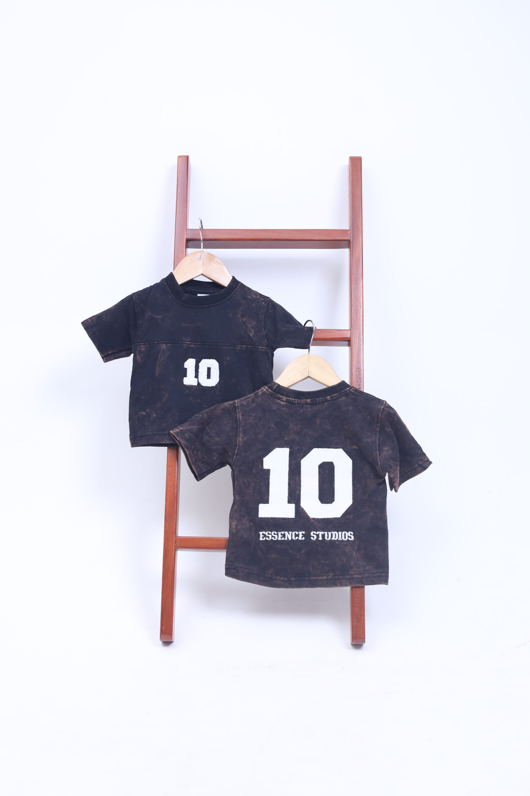 5 Sleeve T-Shirt - Image 10